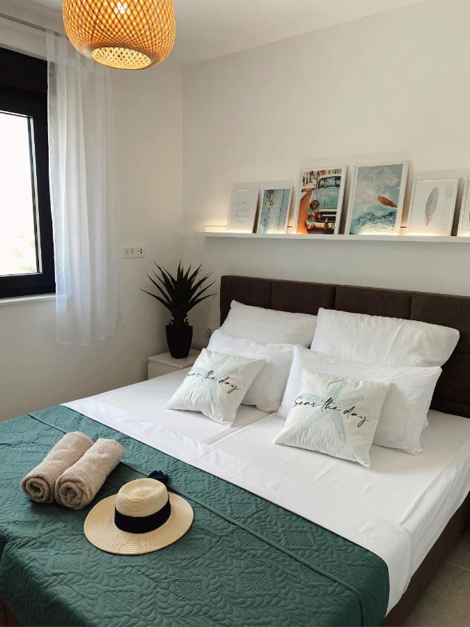 Apartment Agnes With 63 M2 Rooftop Terrace, Grill And Pool Okrug Gornji Εξωτερικό φωτογραφία