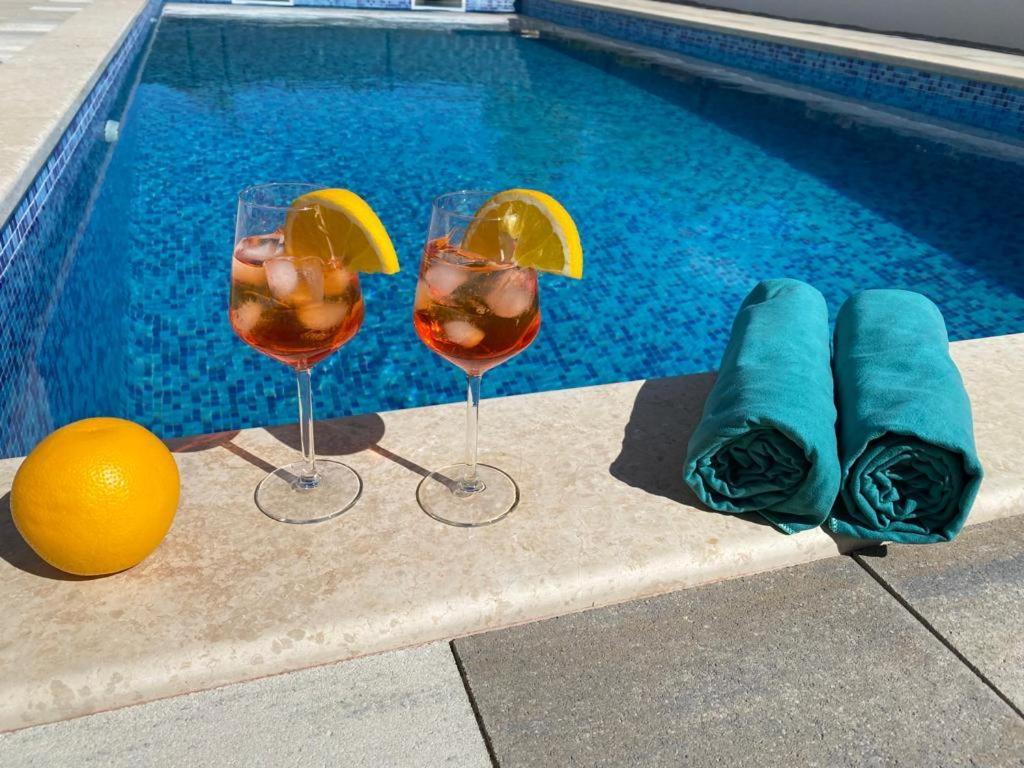 Apartment Agnes With 63 M2 Rooftop Terrace, Grill And Pool Okrug Gornji Εξωτερικό φωτογραφία