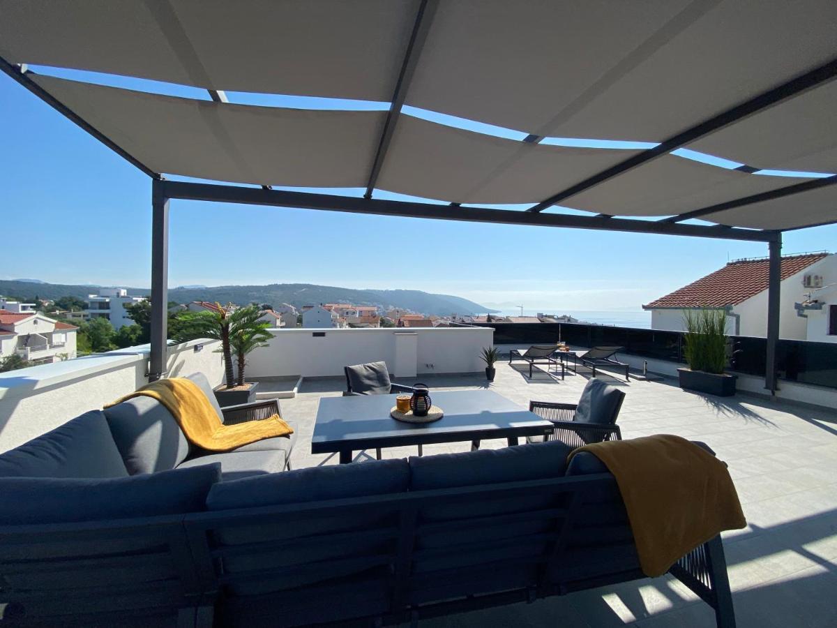 Apartment Agnes With 63 M2 Rooftop Terrace, Grill And Pool Okrug Gornji Εξωτερικό φωτογραφία