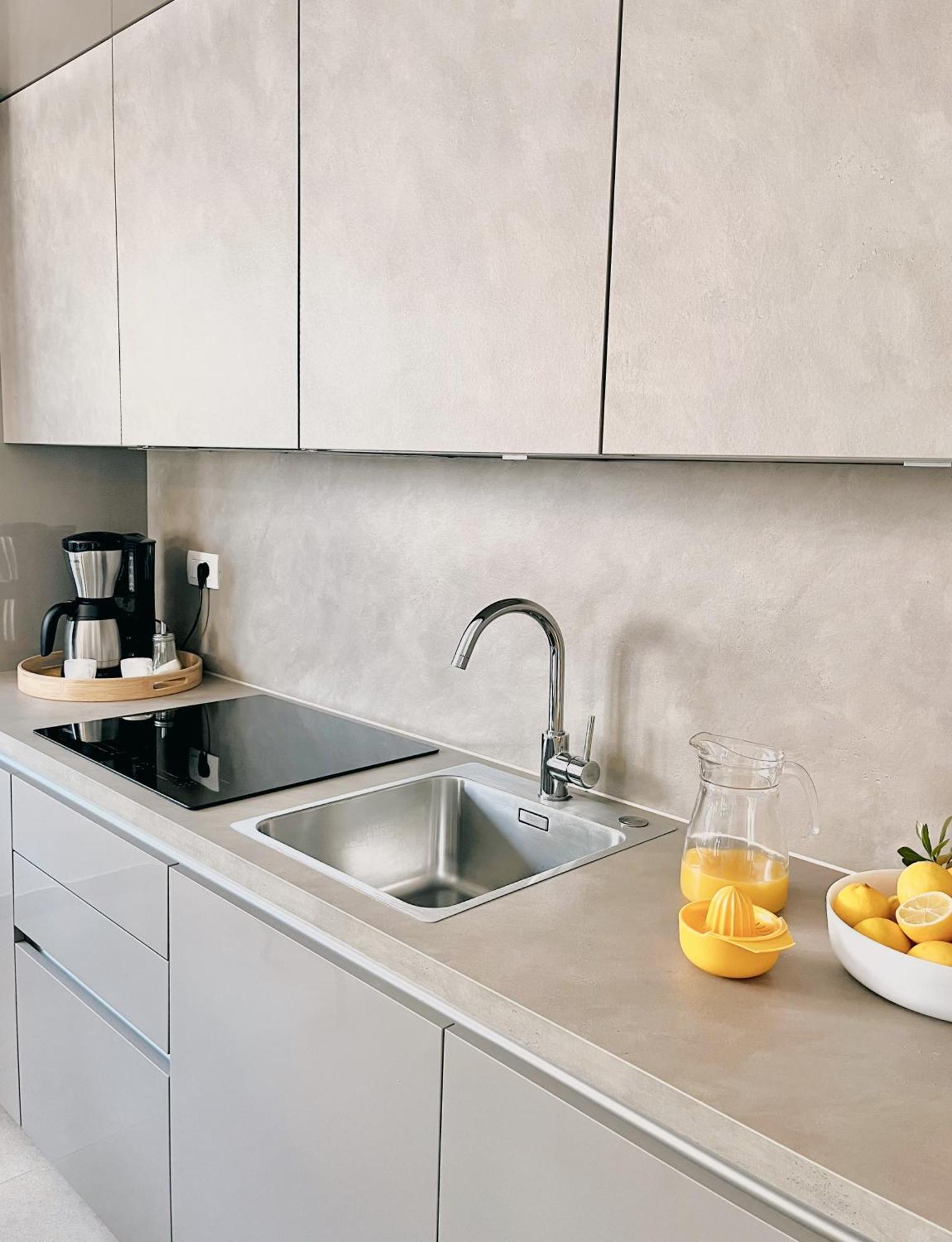 Apartment Agnes With 63 M2 Rooftop Terrace, Grill And Pool Okrug Gornji Εξωτερικό φωτογραφία